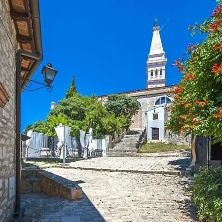 Cozy In With Terrace Rovinj